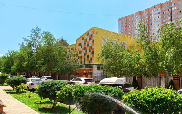 ТутЖивут на улице имени Жлобы 145