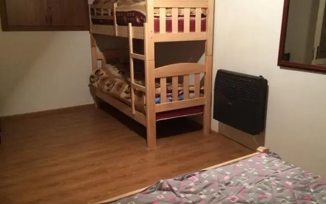 Gia's Hut Hostel