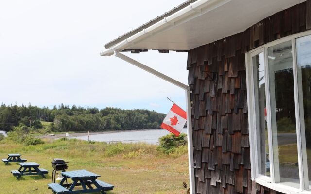 Friars Bay Inn & Cottages
