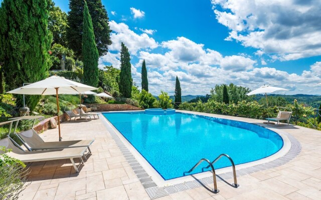 Graceful Apartment in San Miniato with Swimming Pool