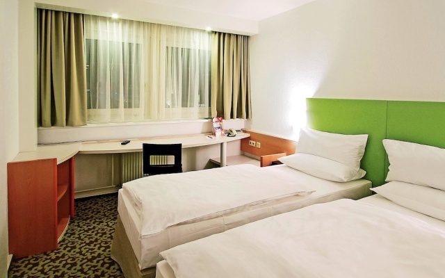 Standard Twin room (twin beds) (bed type is subject to availability)