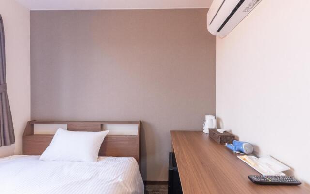 Fly Cat Hotel
