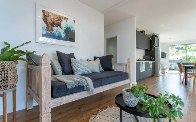 160 Steps from Yallingup Beach