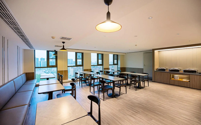 Hanting Hotel Xinxiang Yanjin Bus Station
