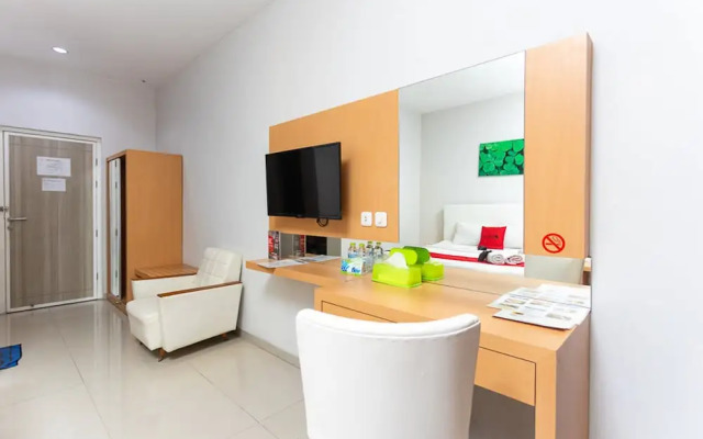 RedDoorz Plus @ Idjen Boulevard Malang