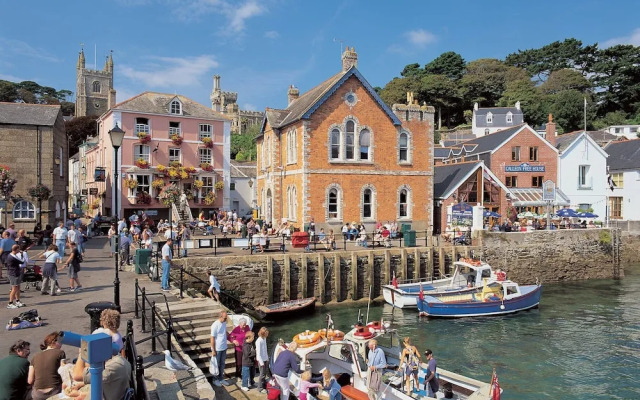 Detached House, 2 Bed, Sleeps 4, Parking