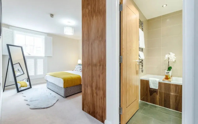 Large Apartment near Windsor Castle