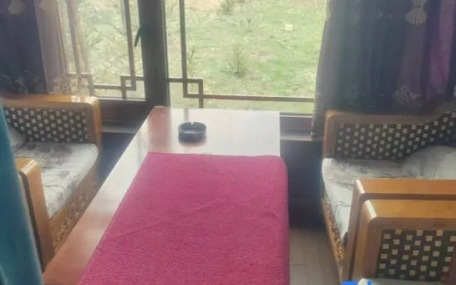 Foyan Linka Mountain Resort – Restaurant – Litang