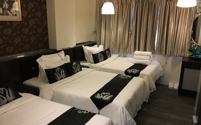 Seasons Hotel - Causeway Bay – Guest Rooms – Hong Kong