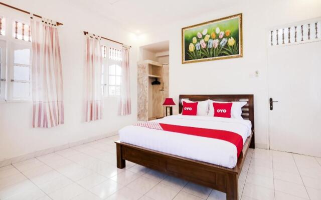 OYO 4003 Ceria Guesthouse SeminyakNearSeminyak Beach