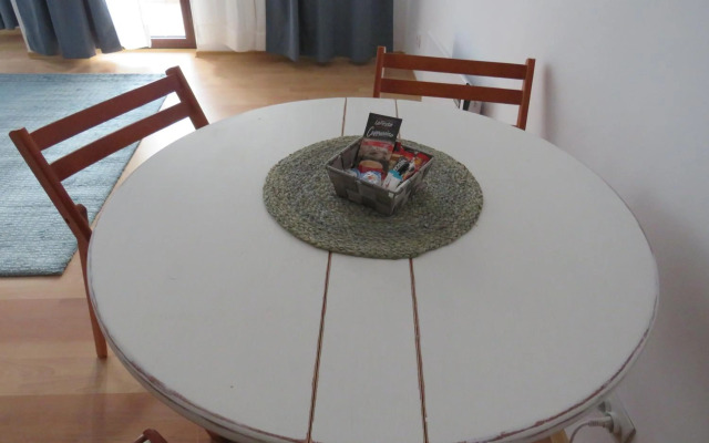 Flora Violet Studio Apartment nr 10