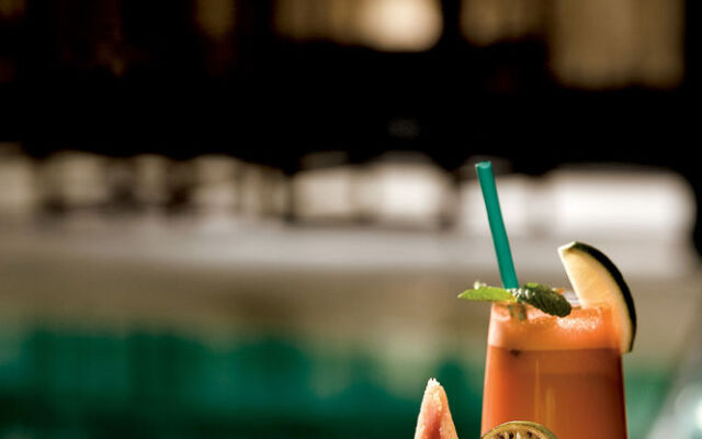 Financial International Street