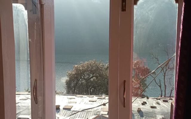 Goroomgo GP Mall Road Nainital