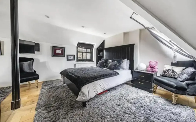 2 Bed Flat - Sleeps 4 - Balcony - Wifi