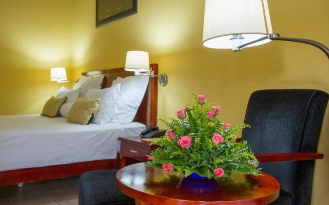 Cityblue Courtyard Hotel & Suites