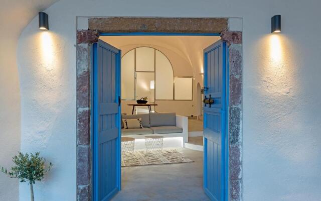 Alluvial Santorini Suites