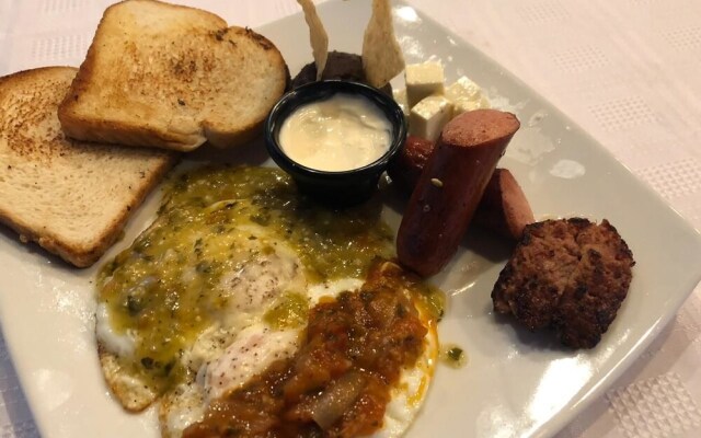 Casa Blanca Glamping and Tours