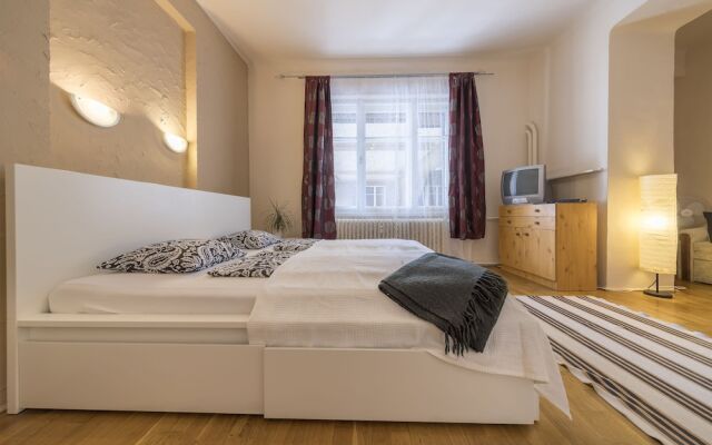 Zumin Apartment
