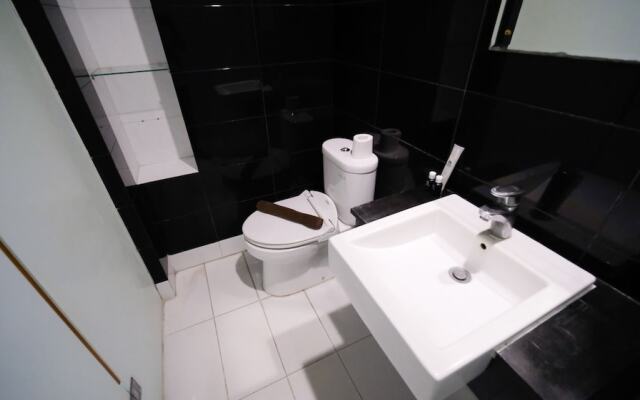 Best Choice And Homey Studio At The Square Apartment