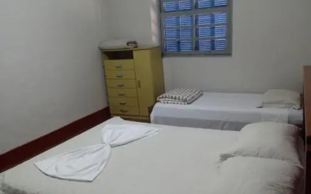 Hostel Parque Dos Saltos