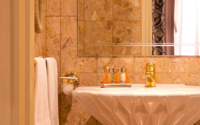Hotel Nassim