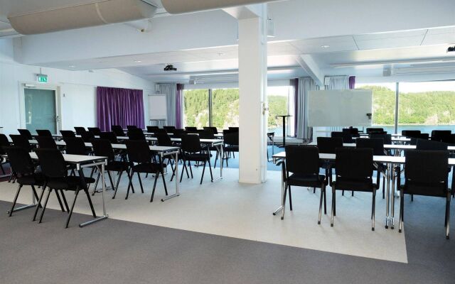 Vann Spa Hotel and Conference
