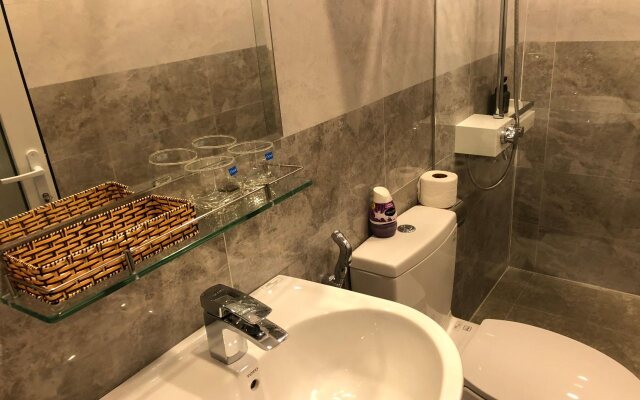 Tea Leaf Hotel
