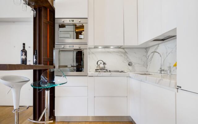 Luxury 2 Bedroom Apartment with Hot Tub - Florence City Center