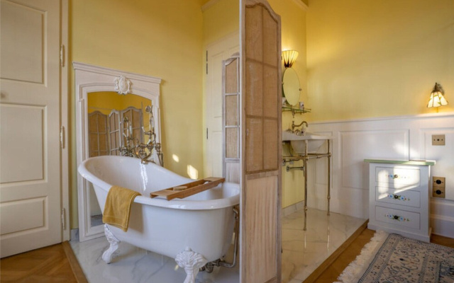 7-bedroom Tarn Villa With Spa