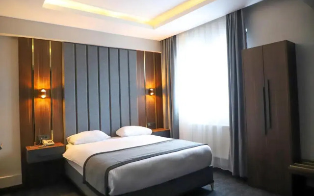 Cenas Otel