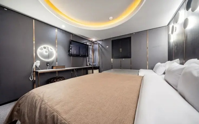 Hongdae The Gray Hotel