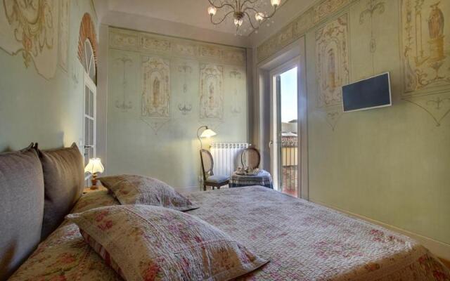 Romantic apartment in the heart of Florence