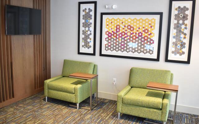 Holiday Inn Express And Suites Boston South - Randolph, an IHG Hotel