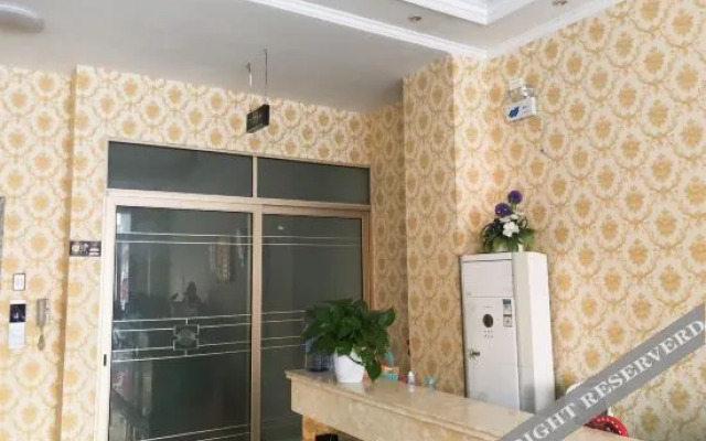 Yichuan 8 1 Business Hotel