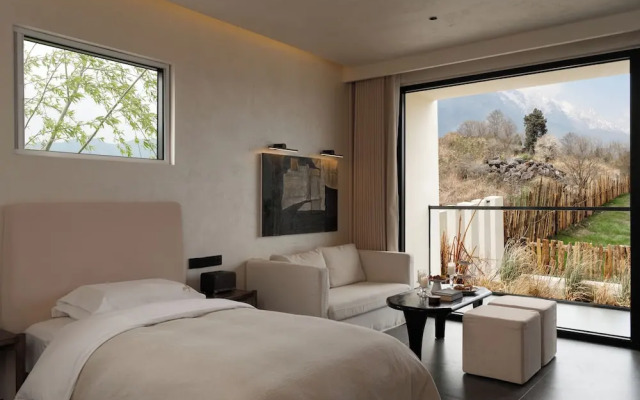 Floating Life Boundless Wild Resort