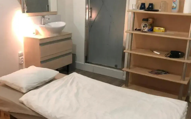 Mini Studio a Bed4u Late Check in (Adults Only)