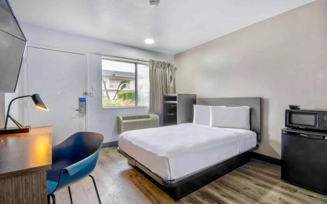Motel 6 Austin, TX - North
