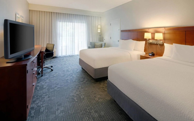 Courtyard by Marriott Addison Midway