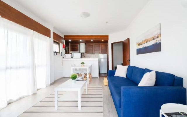 Cozy 1BDR with Spacious Balcony & Pool, Vilamoura