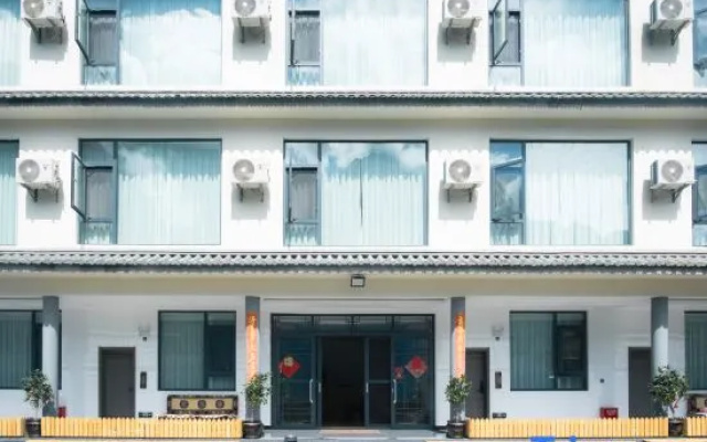 Yunlu Mountain Residence – Exterior – Shangri-La