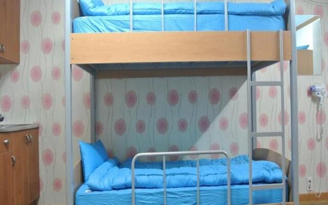 Paldogangsan Guesthouse