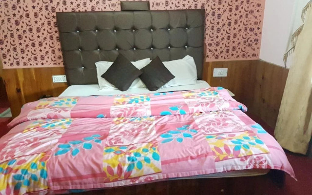 Hotel Trishul Manali
