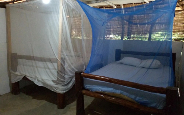Mida Creek Eco Camp