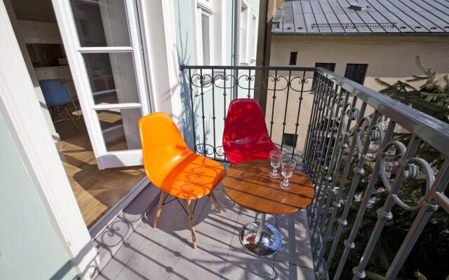 Crystal Suites Chez Helena