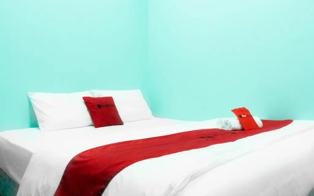 RedDoorz near Gajah Mada Street Semarang