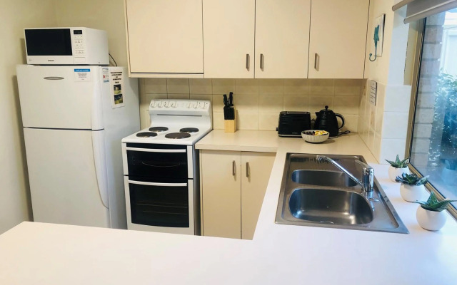 API Busselton Seaside Escape Apartments