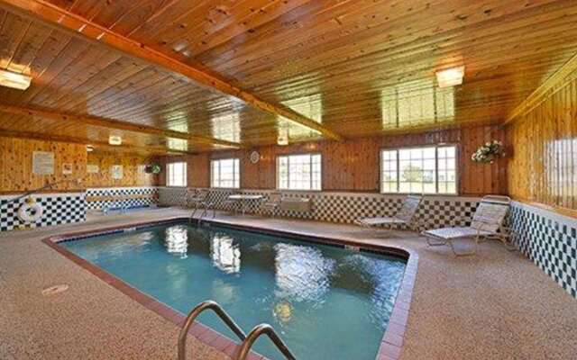 Quality Inn & Suites Grinnell near University