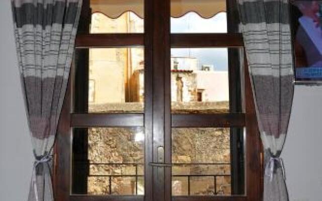 Enetiko Rooms