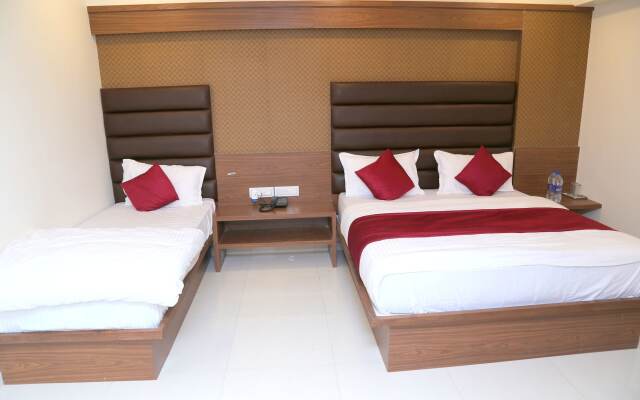 Royal King by Sky Stays Hotel