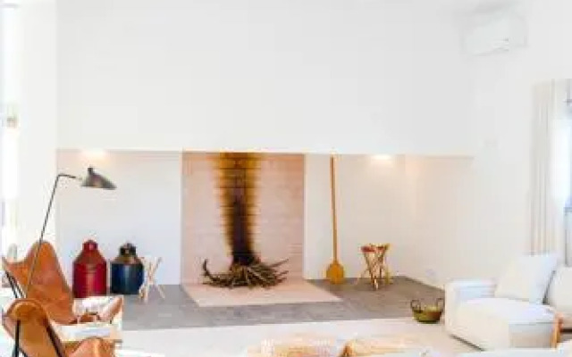 Montimerso Skyscape Country House